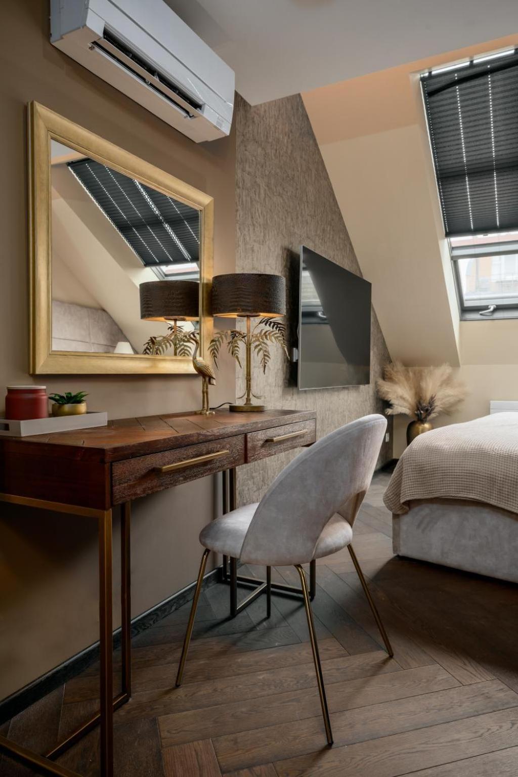 Days Apartment