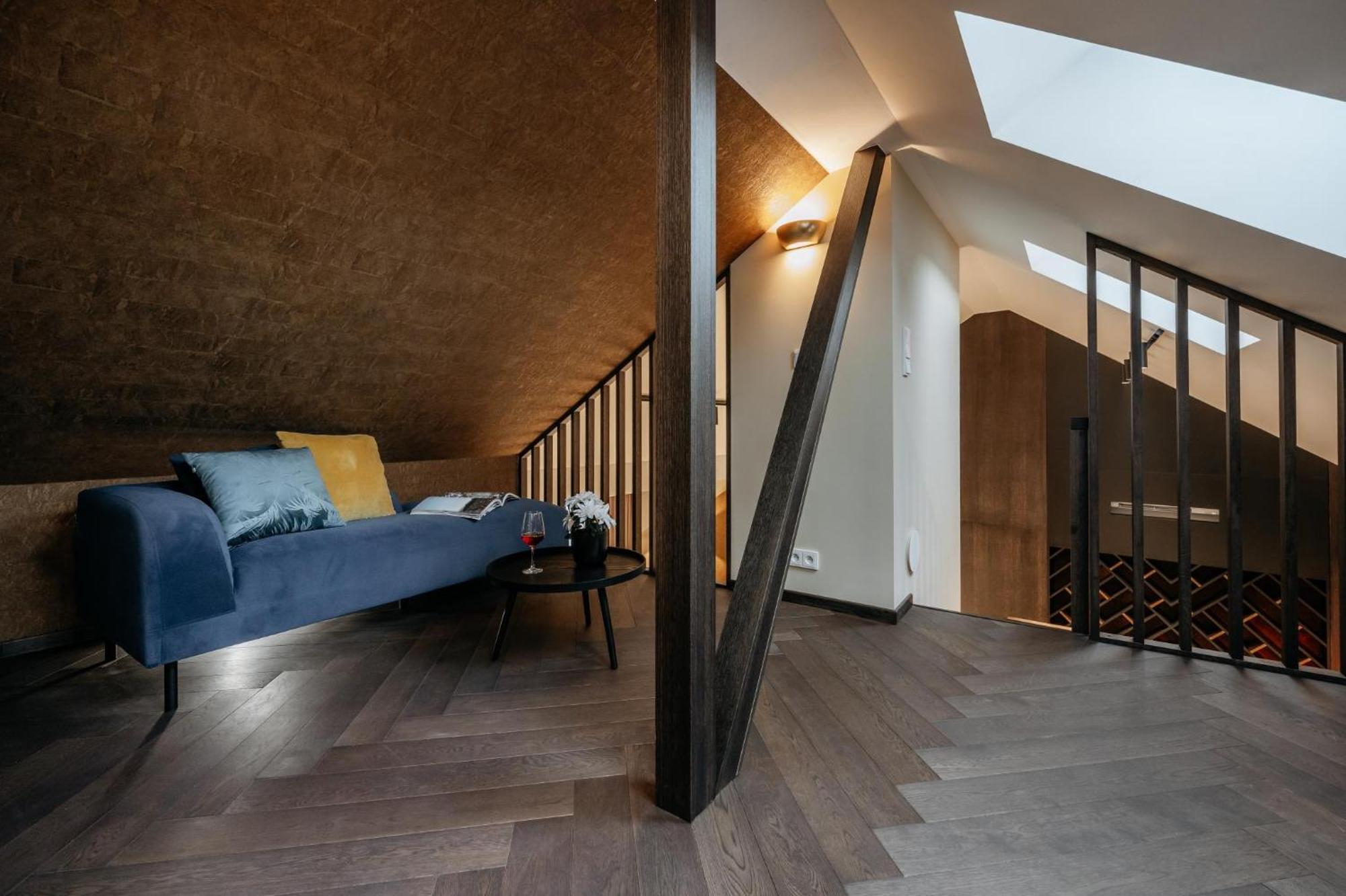 Days Apartment *